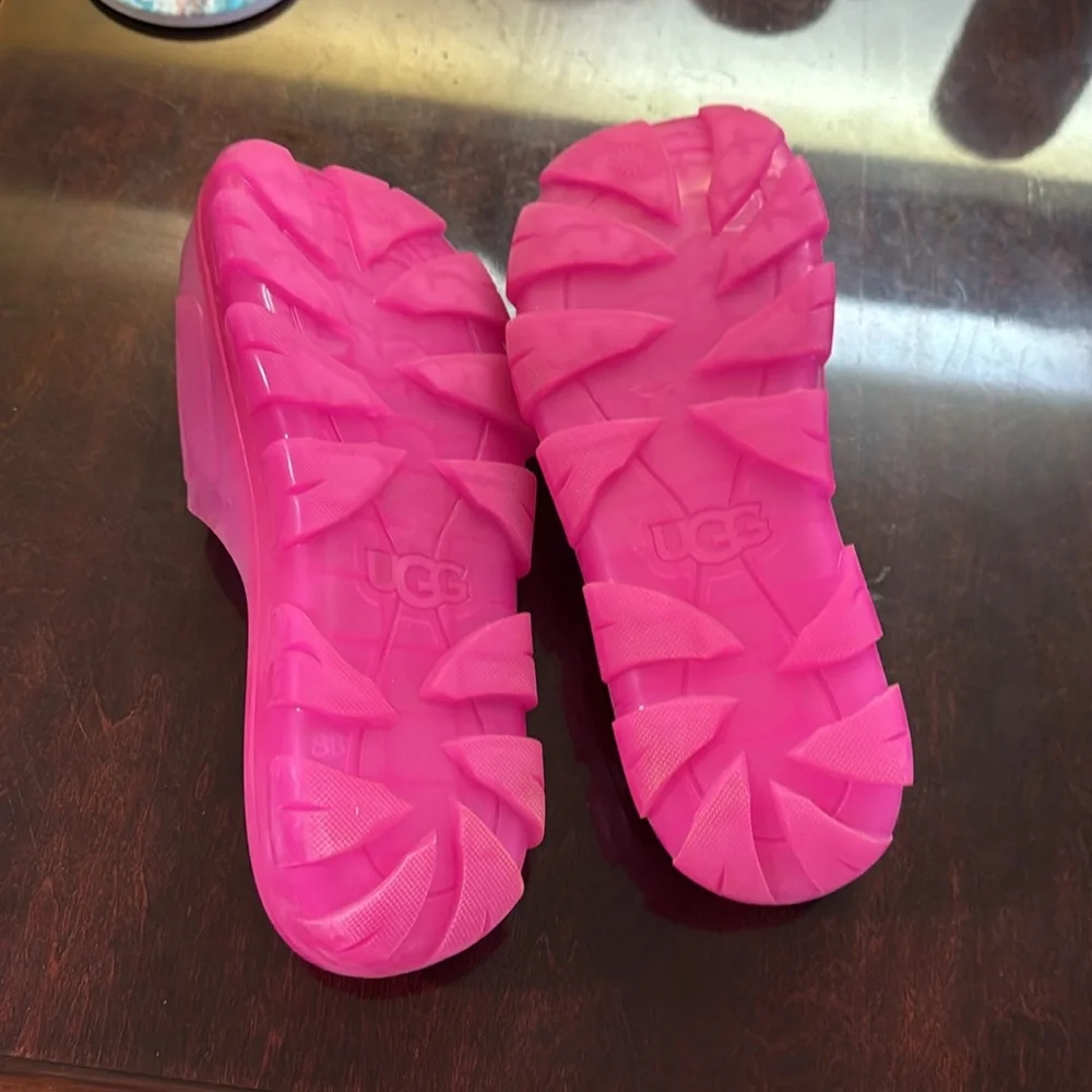 UGG Pink Slide Sandals for Casual Comfort (women’s 9) - Picture 2 of 5